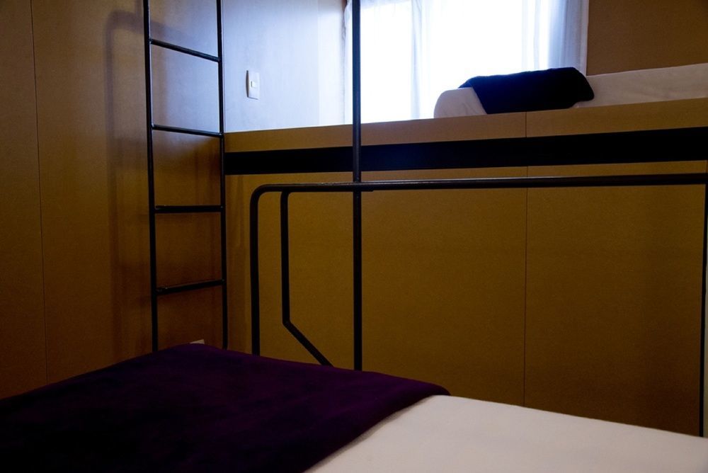 Hostel 25 *