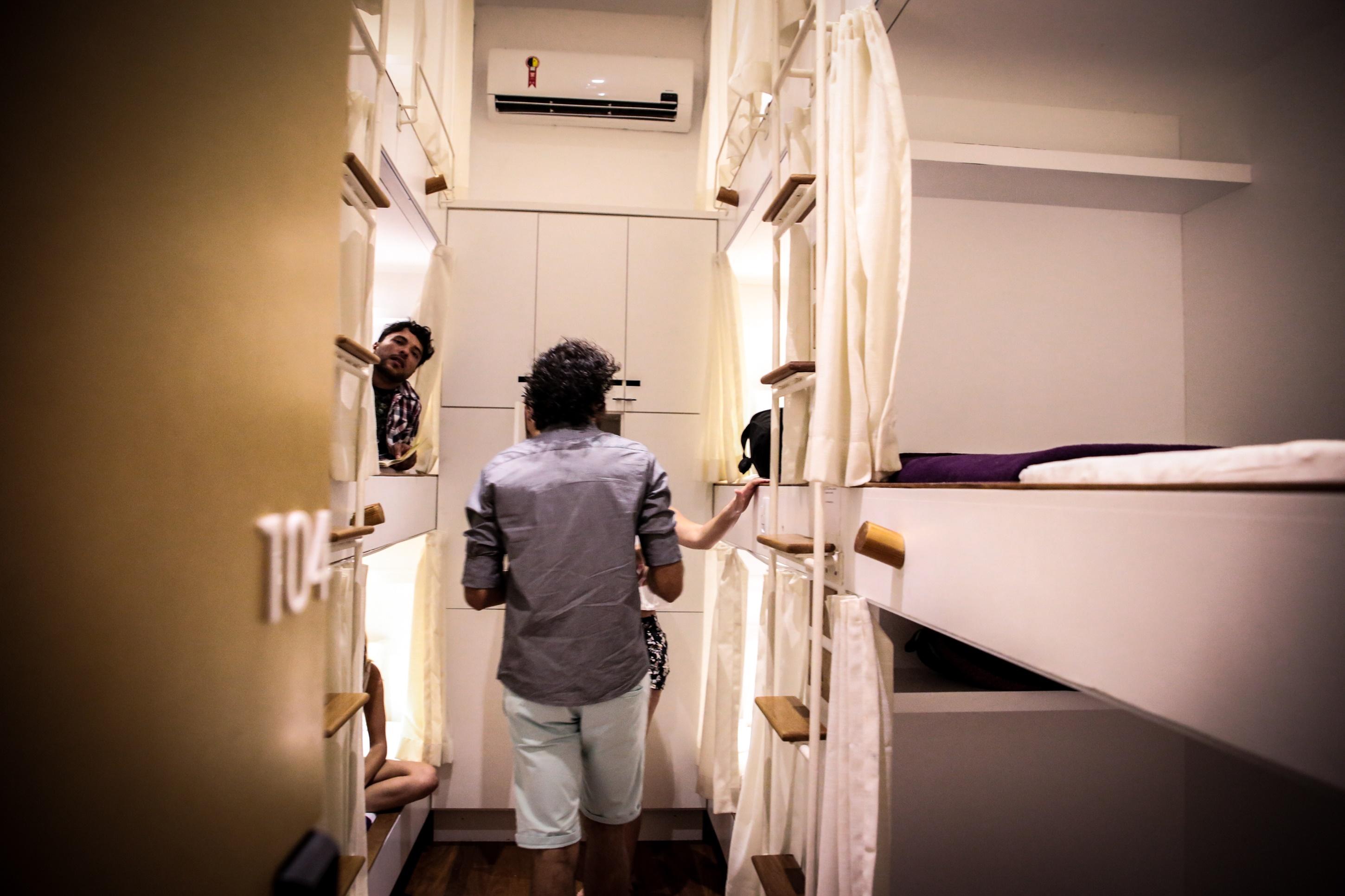 Hostal 25 *