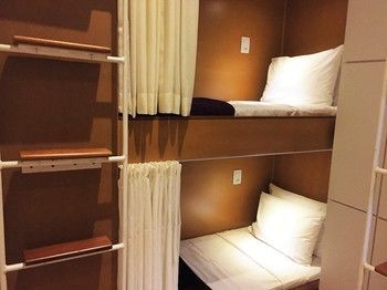 25 Hostal *